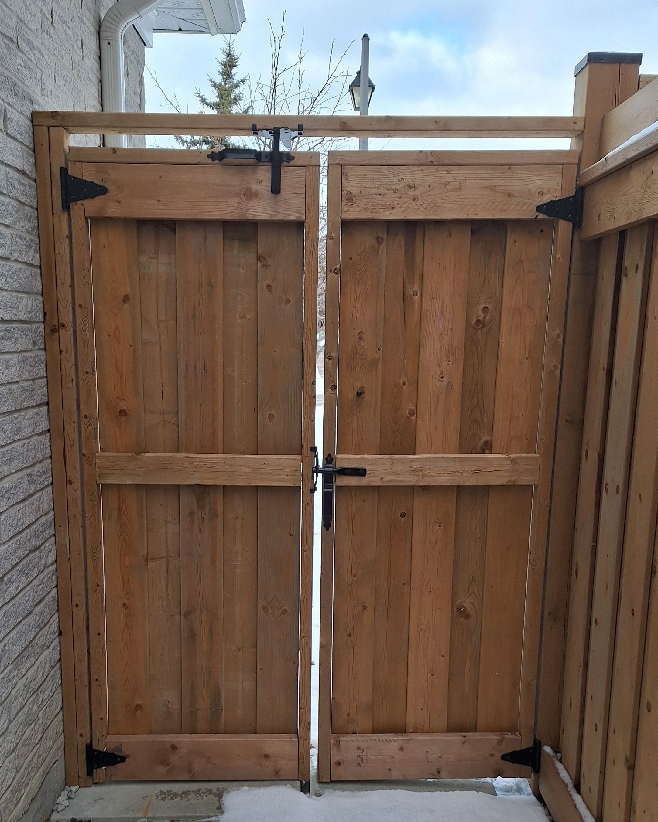 G11-TwoDoorGate-45